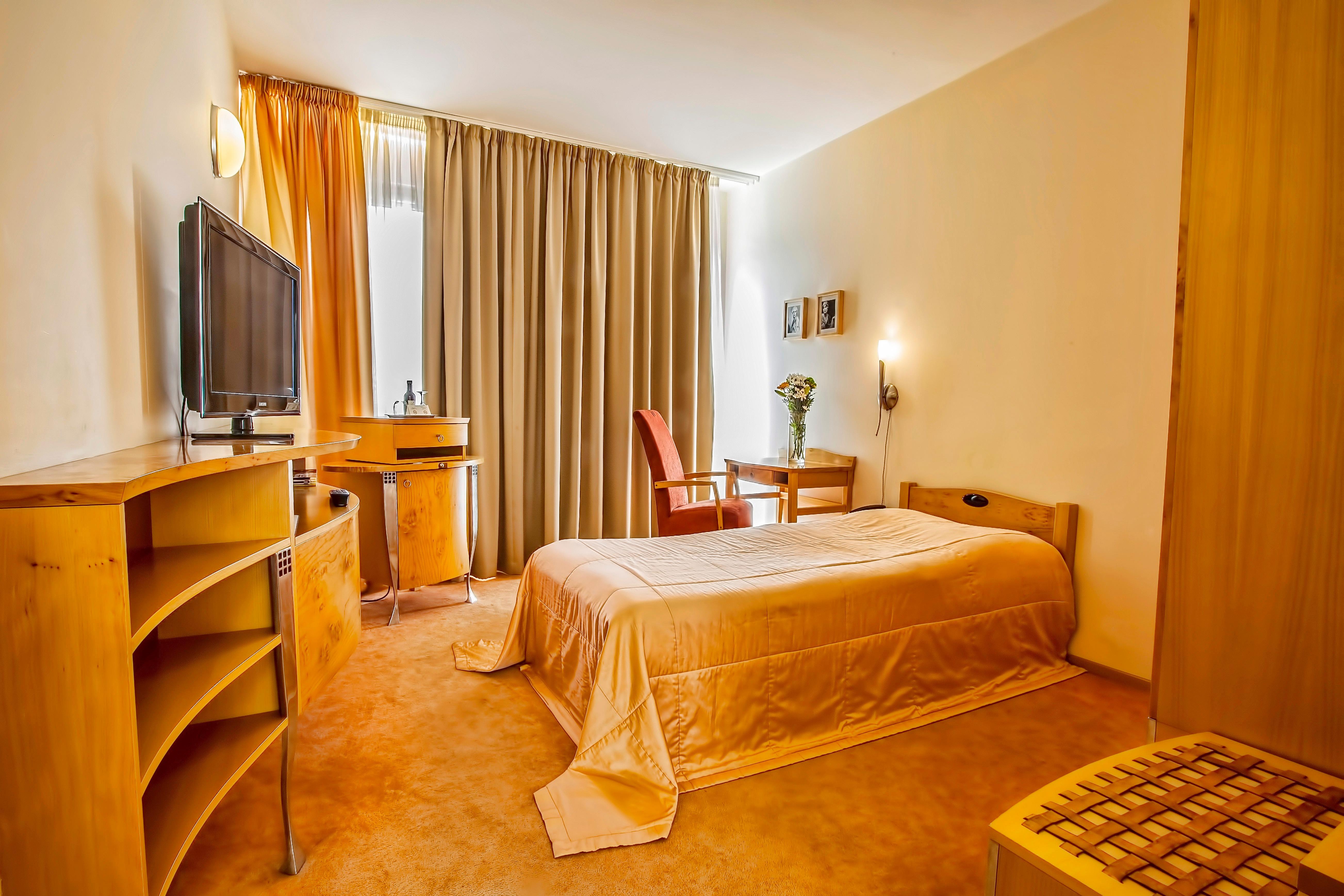 โฮเทล เซ็ท Hotel บราติสลาวา ภายนอก รูปภาพ