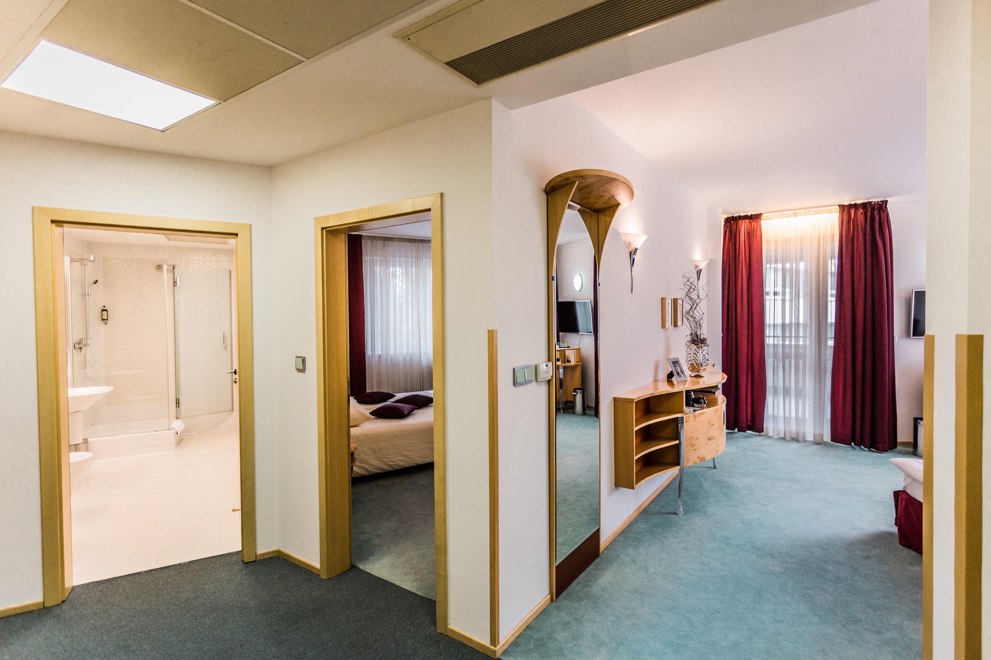 โฮเทล เซ็ท Hotel บราติสลาวา ภายนอก รูปภาพ