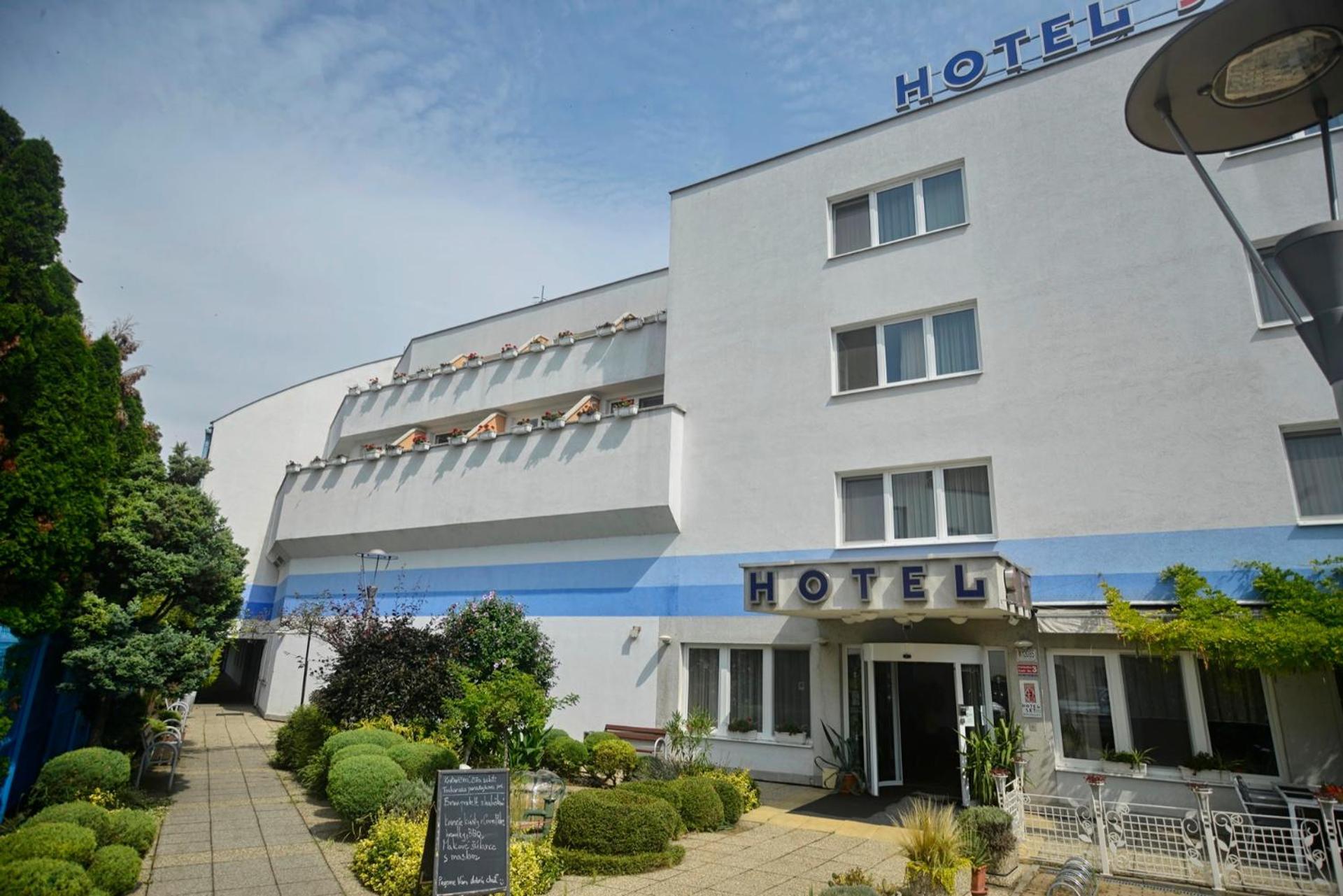 โฮเทล เซ็ท Hotel บราติสลาวา ภายนอก รูปภาพ