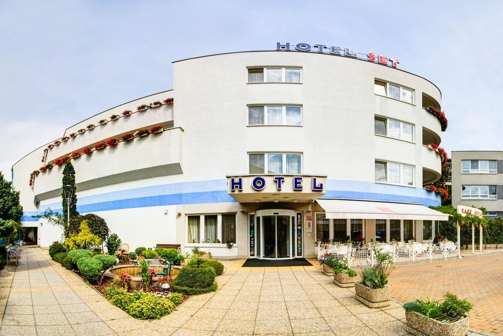 โฮเทล เซ็ท Hotel บราติสลาวา ภายนอก รูปภาพ