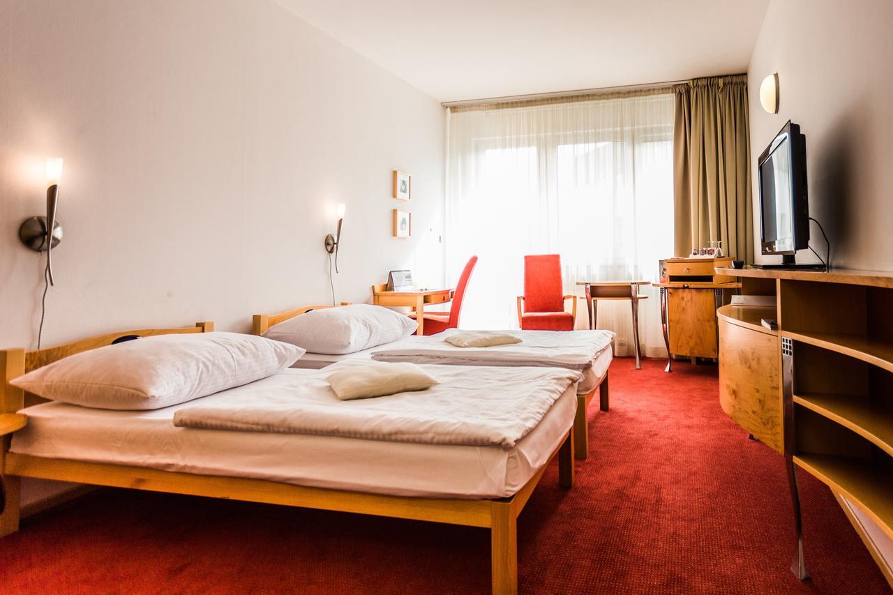 โฮเทล เซ็ท Hotel บราติสลาวา ภายนอก รูปภาพ