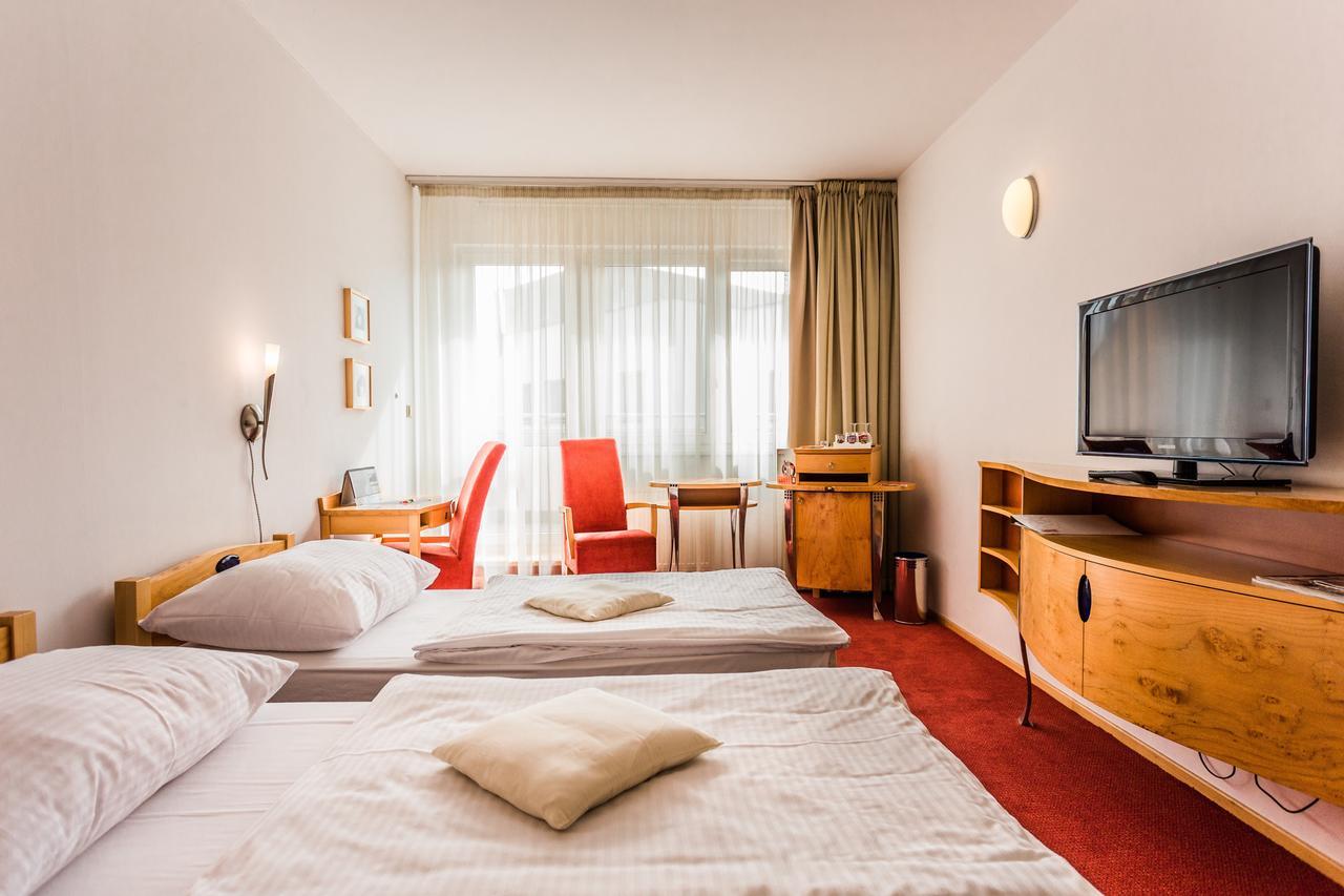 โฮเทล เซ็ท Hotel บราติสลาวา ภายนอก รูปภาพ